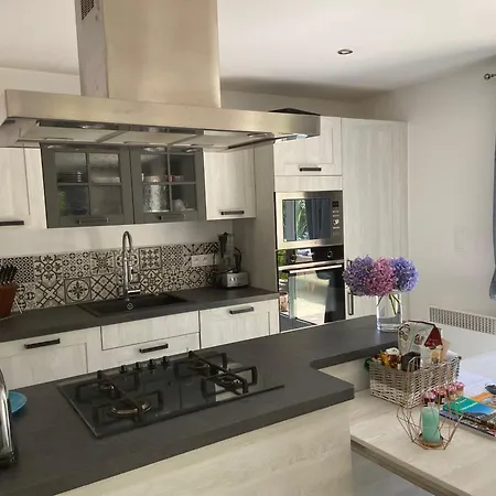 Cap D'antibes 50m From The 3 Bedrooms/pool Vila