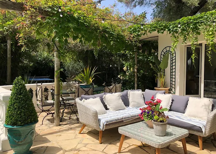 Cap D'antibes 50m From The 3 Bedrooms/pool Villa Antibes