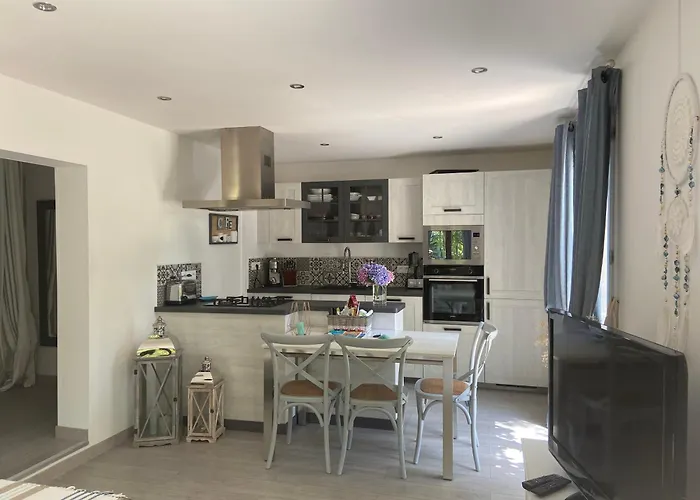 Cap D'antibes 50m From The 3 Bedrooms/pool Villa