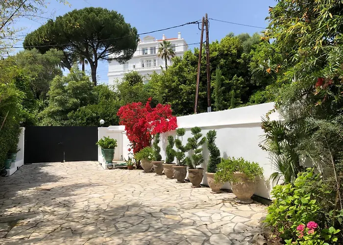 Villa Cap D'antibes 50m From The 3 Bedrooms/pool